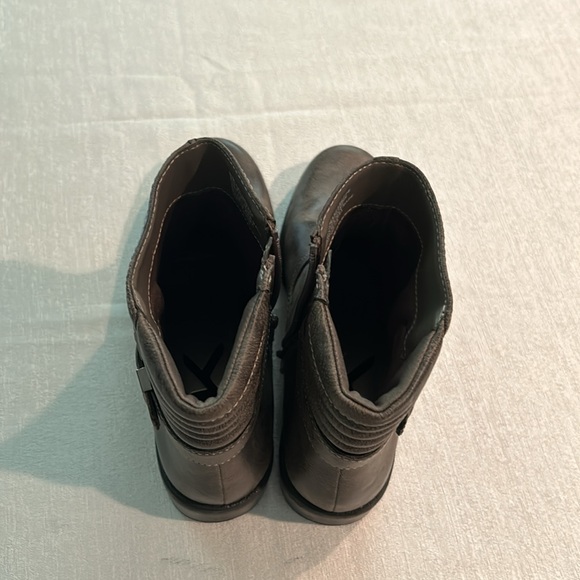 Anne Klein Sport Taupe Aklanette Booties Zip w/ Buckle Size 8 Like new condition - Picture 13 of 14